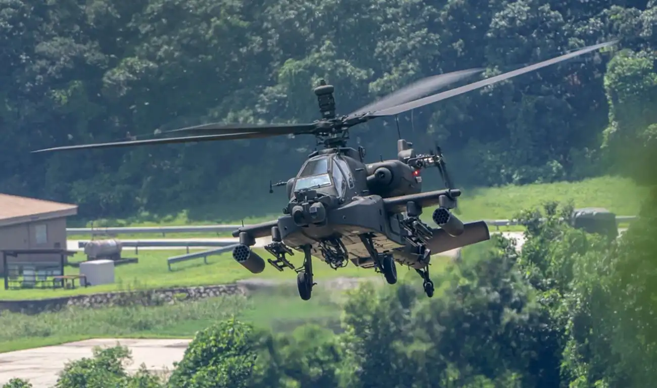 Helicópteros AH-64E Apache ganham radares Longbow em nova defesa bilionária