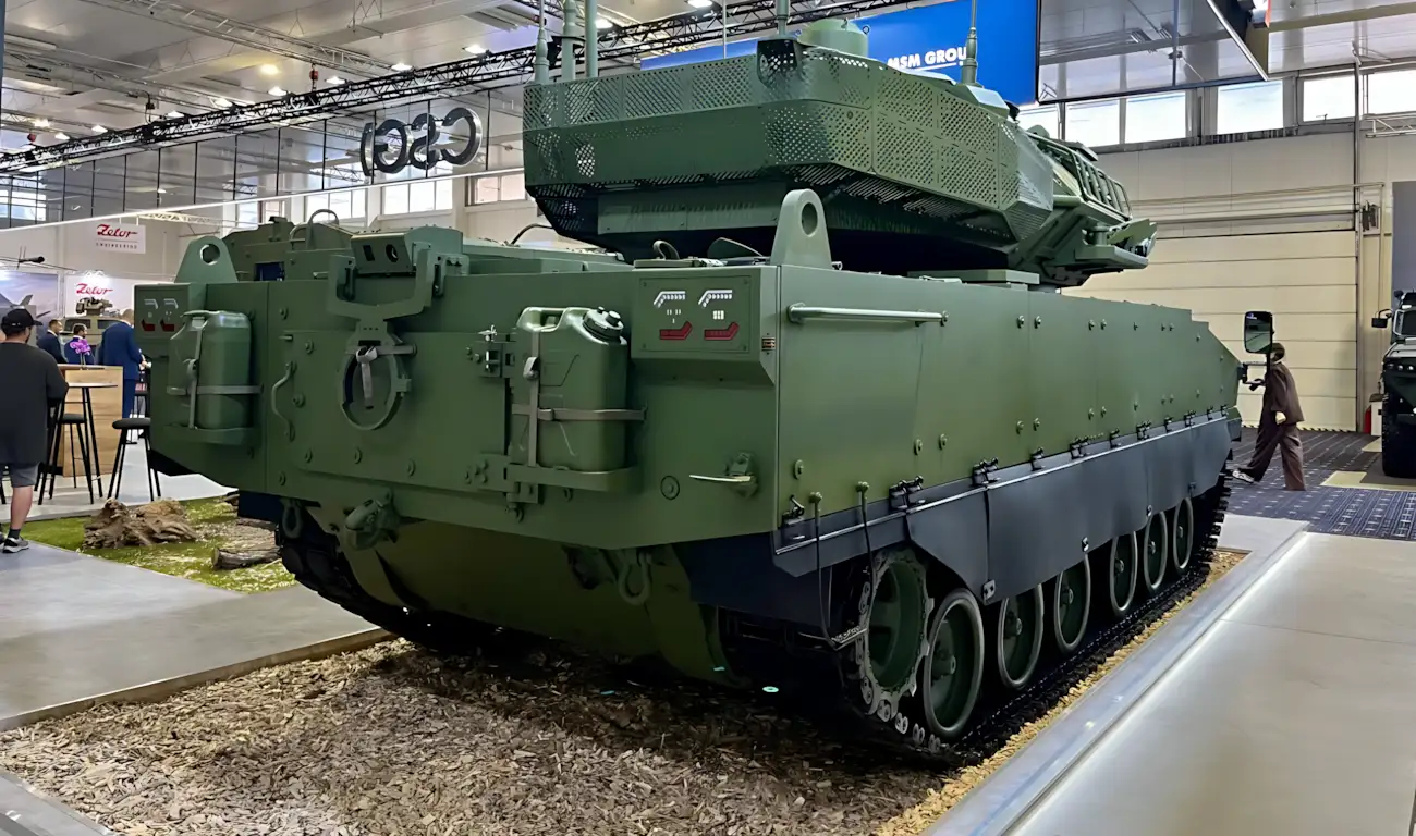 CFL-120 Karpat estreia na IDEB 2026 com canhão de 120 mm OTAN e torre já em combate