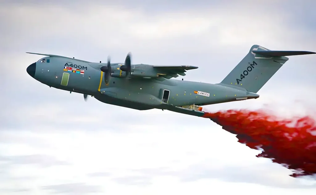 Airbus A400M para combater incêndios florestais é testado por França e Espanha com kit de 20 mil litros